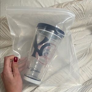 NEW New York Yankees Tumbler with Lid